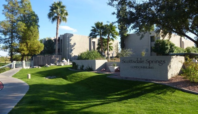 2 Bedroom Old Town Condo on Golf Course