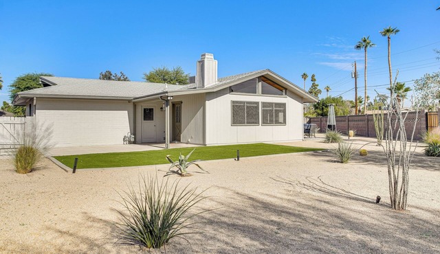 2 Mi to ASU: Spacious Family Home w/Patio!
