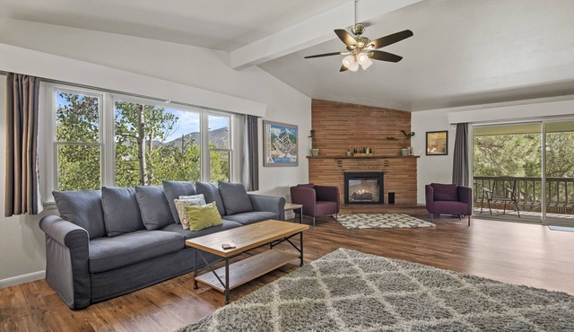 2bd/2ba with A/C Near Downtown, Trails, NAU & Hwy to Canyon