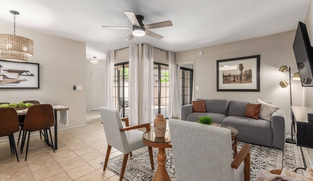 2BR/2BA Tucson Condo Near U of A, Hospitals & River Walk. Ideal for Long Stays!