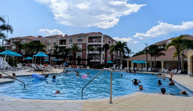 2BR Condo l Convention Center l 6min Epic