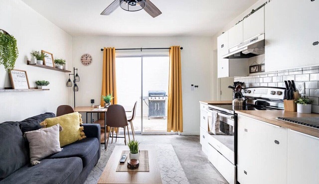 2BR Desert Oasis | Cozy Patio & BBQ