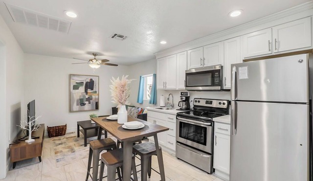 2BR Desert Retreat Central Phoenix Monthly Rental