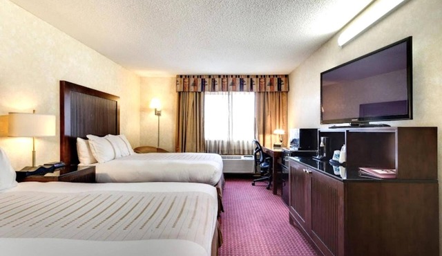 3 Accommodations Perfect for Big Family near Roosevelt Park | Free Parking!
