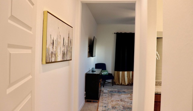 3-bedroom building in phenomenal Surprise with WiFi, AC