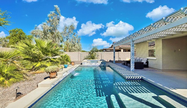 3-bedroom house in phenomenal San Tan Valley with gorgeous heated pool & hot tub