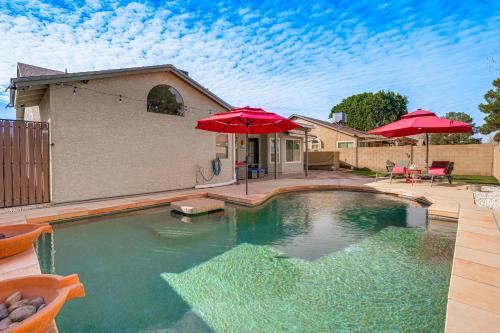 3 Mi to Dtwn: Home w/Heated Pool in Gilbert