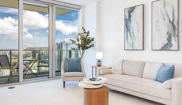 38th Fl Azure Ala Moana | Panoramic Views | King | Parking