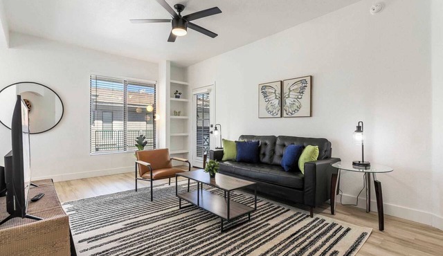 3BR CozySuites Kierland Commons with pool #12