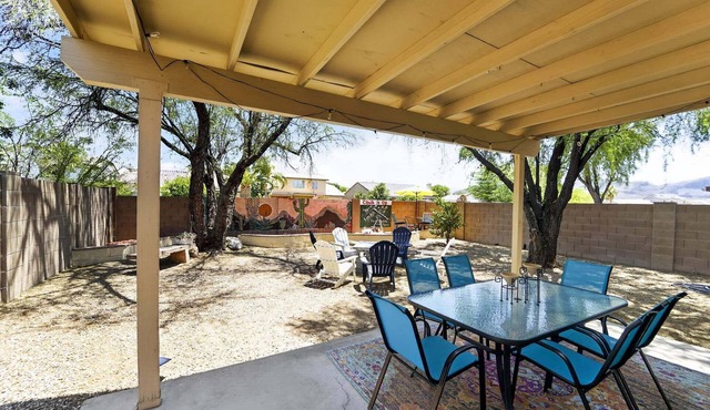 3BR Tucson Retreat w Mountain Views, Pool Access, Full Kitchen