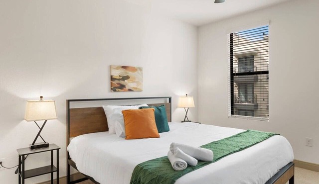 4BR TWO Modern CozySuites