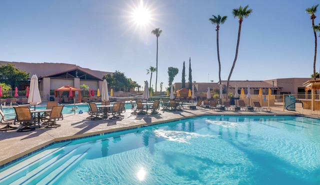 5 Mi to Sun City: Snowbird Rental w/Pool Access