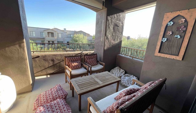 5 minutes to TPC GolfCourse! Family-sized condo in gated community