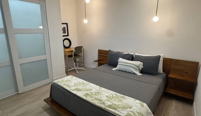 5-Star 1BD Guest Suite Private Kitchen & Comfort
