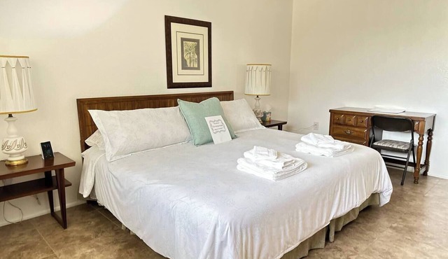 55+ Golfer's Bliss! Ex-Large 2100 SQFT Home!