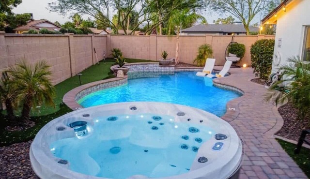 6BR+Heated Pool+Game Room+Hot Tub+Golf