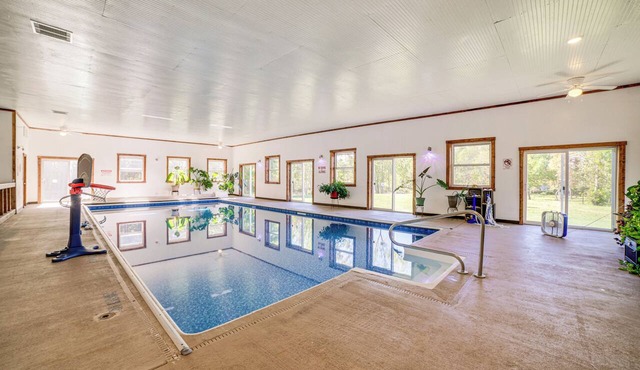 8-acre Bridgman Oasis: Pool, Hot Tub & Game Room
