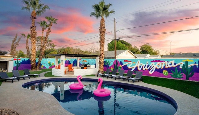 8BR Pool Retreat Sleeps 18 Arcade Huge Backyard