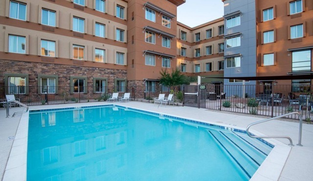 Accessible 1-Bed Suite w/Tub in Scottsdale, AZ