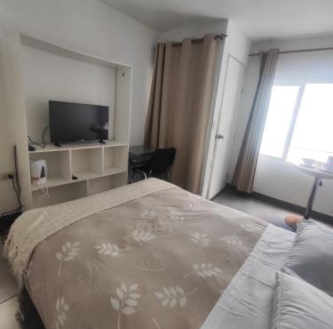 Acogedora habitación con baño privado cerca a Larcomar