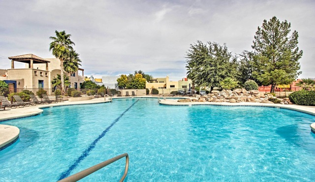 Adobe Escape w/Outdoor Kitchen & Pool Access