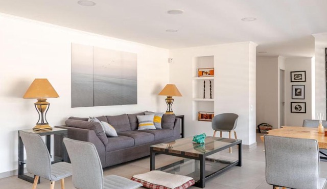 Alojamiento entero en moderna casa en condominio