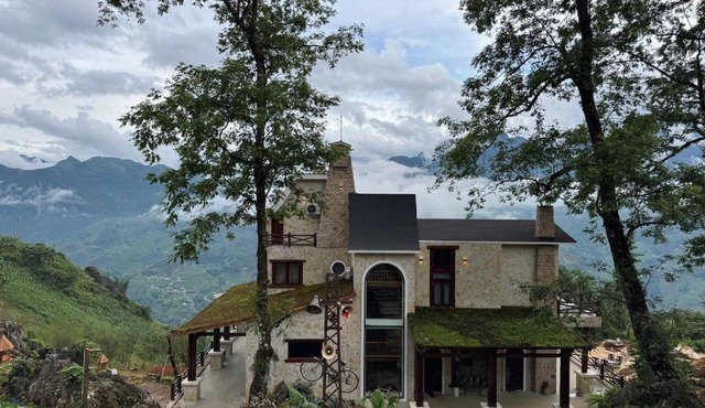 ALy's Sapa