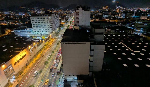 Amplia habitación en centro de Lima