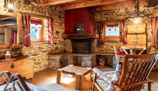Apartment in Chalet 'Deluxe Room Stay' with Mountain View