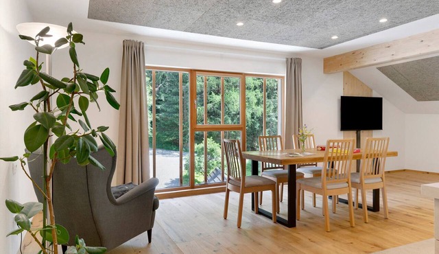 Apartment 'Laimbruchhof Harald' with Mountain View, Shared Garden and Wi-Fi