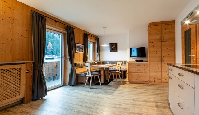 Apartment "Stoffelapartments - Martina" with Mountain View, Shared Terrace & Wi-Fi