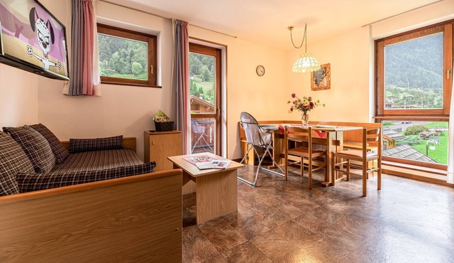 Apartment 'Trilocale 8' with Shared Garden, Balcony and Wi-Fi