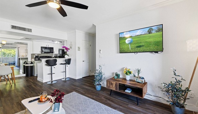 Awesome 2nd Floor Condo - Amazeballs Paradise Valley Village Neighborhood !