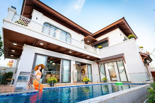 B'Villa Luxury