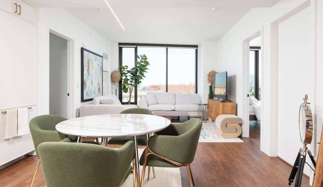 Back-Bay Upscale Central Penthouse W Roof-top