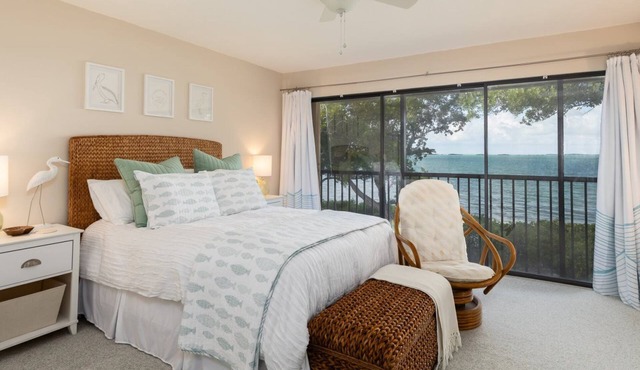 Bayside Paradise with Ample Amenities