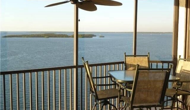 Beachfront 10th Floor Resort Condo - Breathtaking views 2b/2b with 2 king beds