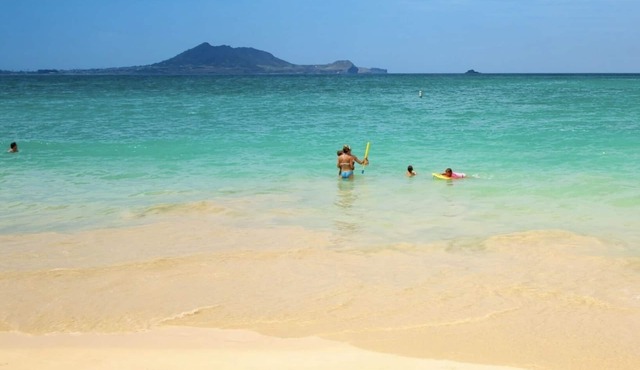 Beachfront spectacular Kailua beach