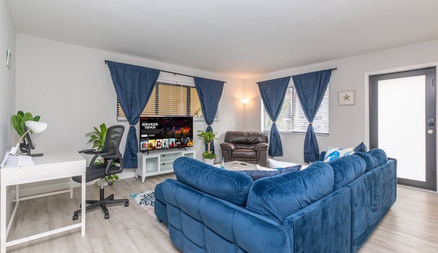 Beachside w/Parking - Las Olas, Airport, Port Evg
