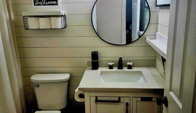 Beautiful 3-bedroom house in a quiet, peaceful Phoenix neighborhood