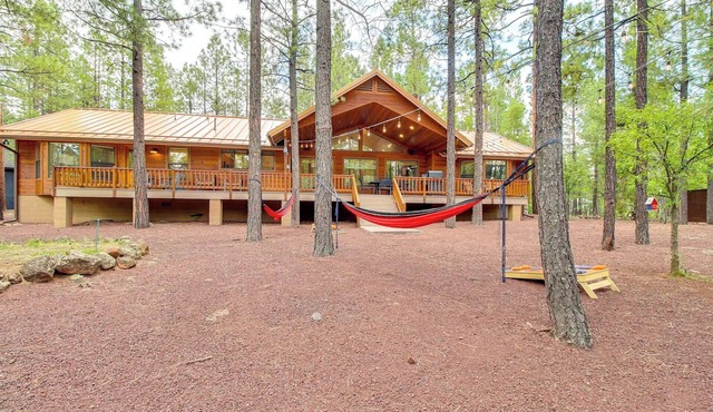 Beautiful and Relaxing 3-Bedroom Cabin nestled up to the National Forest.