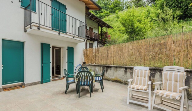 Beautiful apartment for 4 guests with WIFI, TV, patio and pets allowed
