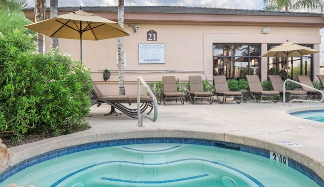 Beautiful Desert Villa - 2BR near TPC Golf Course