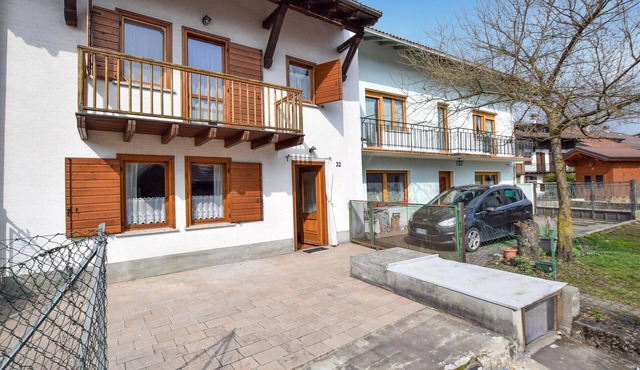 Beautiful home in Lamon with WiFi