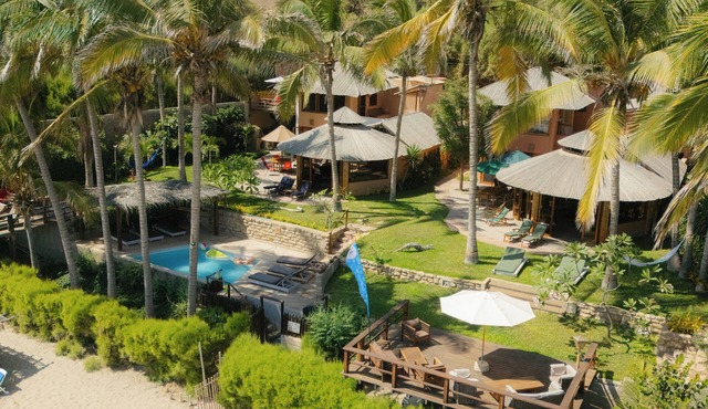 Beautiful house in Las Pocitas, Mancora beachfront with swimming pool