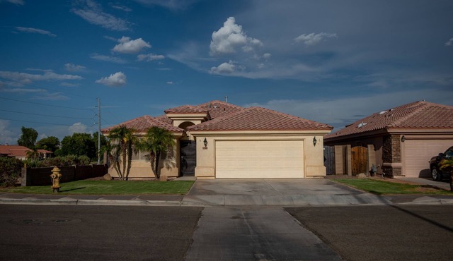 Beautiful Newly Furnished 3 Bed/2 Bath Home between Yuma & Foothills