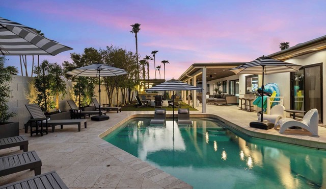 Bella Palma: Elegance & Style w/Putt, Pool & Spa!