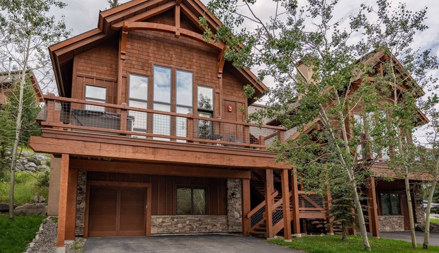 Big Sky Vacation Rentals: Black Eagle 31