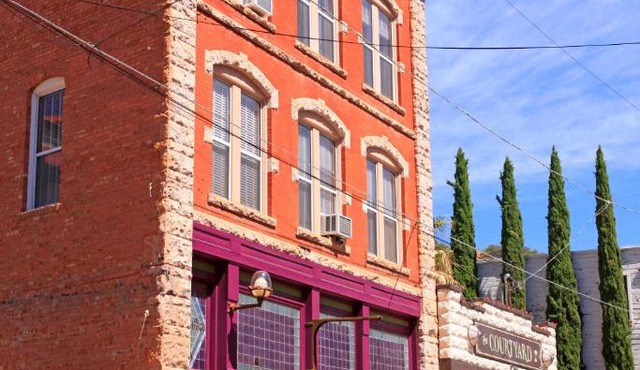 Bisbee Brownstone Suites
