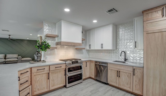 Brand New Gorgeous Designer Home 5m to Old Town, Pool- Double Master 5 Bdrm/3 ba